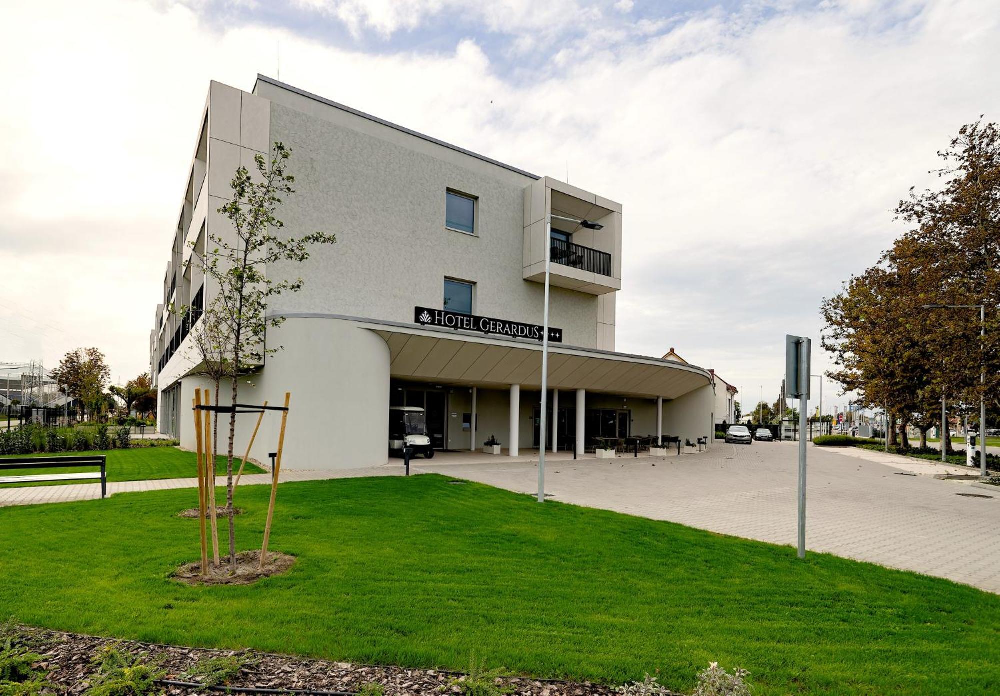Hotel Gerardus Сегед Екстер'єр фото